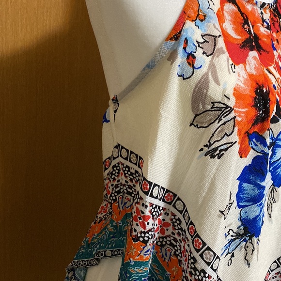 Meraki asymmetrical halter top - Picture 3 of 7